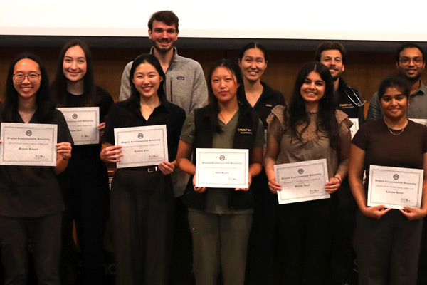M2 students, class of 2028, accepting certificates for Distinction in Preclinical Curriculum